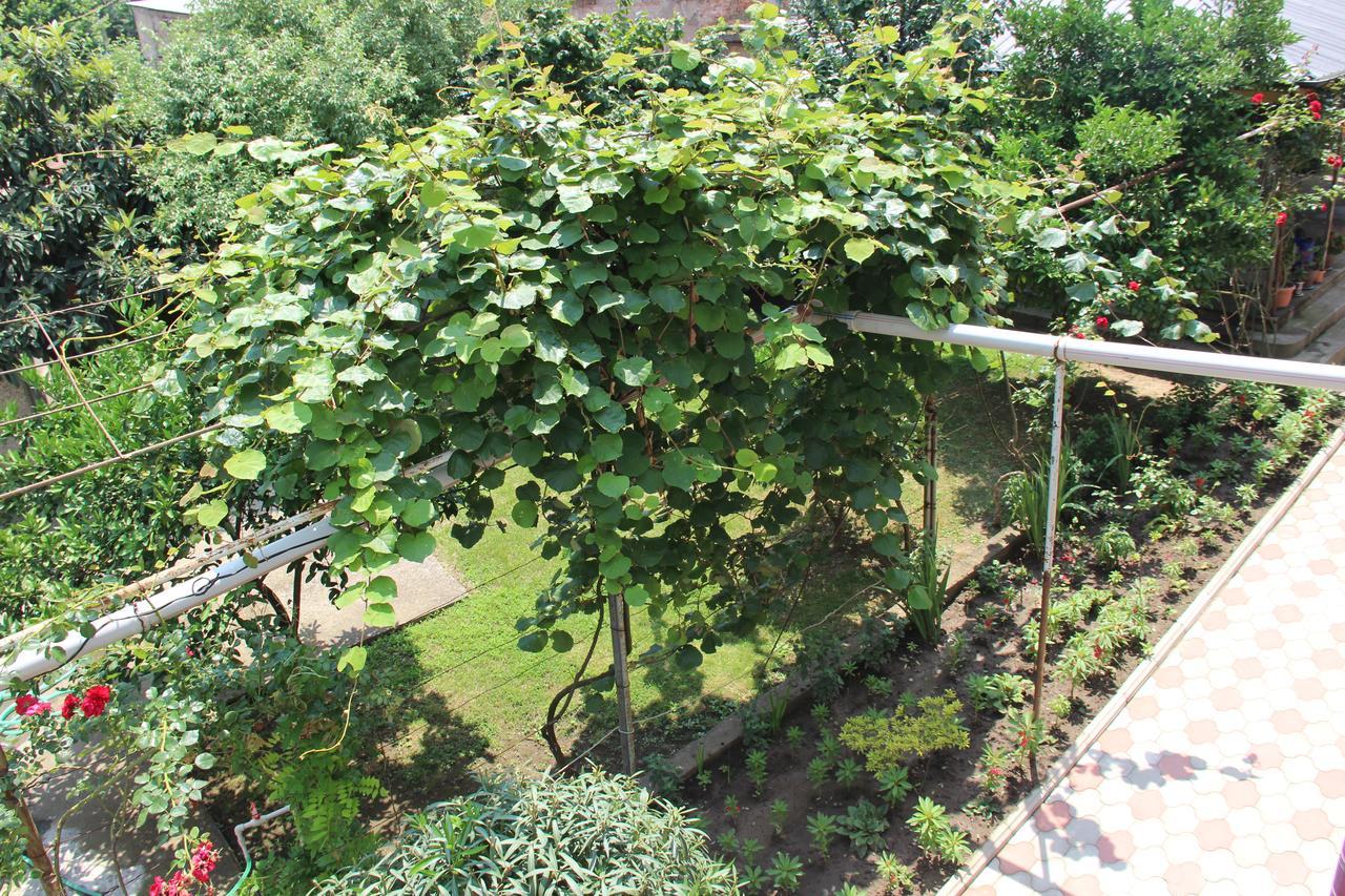 Hotel Oniks Kutaisi Exterior foto